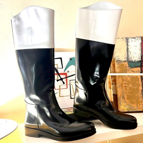 Michael Kors, Patent Leather Riding Boots, Excellent Condition, Size 37.5/US 7 - Picture 7 of 9